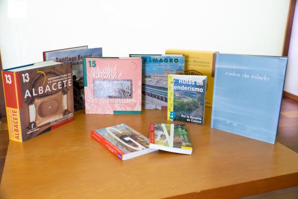 Más de 3.000 alojamientos turísticos de la región recibirán fondos bibliográficos para fomentar el conocimiento del patrimonio de Castilla-La Mancha