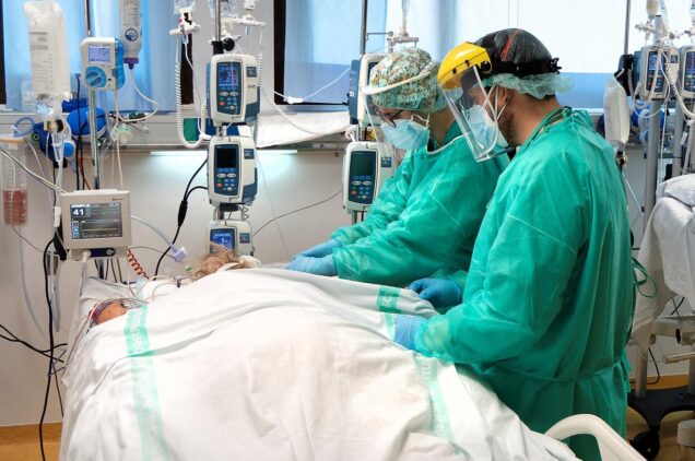 2 fallecidos con Covid en la provincia de Cuenca en las últimas 24 horas, y 11 nuevos contagios, aumentan hasta los 12 los pacientes ingresados en cama convencional