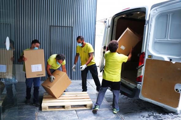 Castilla-La Mancha continúa distribuyendo artículos de protección a los centros sanitarios, con otros 154.000 esta semana