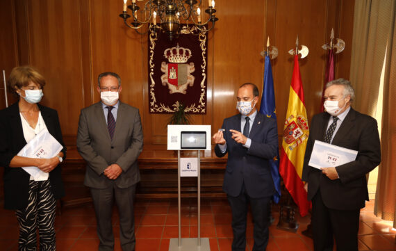 El Gobierno regional presenta el proyecto de Presupuestos en las Cortes de Castilla-La Mancha