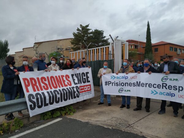 Los funcionarios la prisión de Cuenca se concentran tras la brutal agresión de un recluso a un jefe de servicio