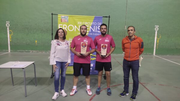 Rubén Espada y Rodrigo López se llevan el título en el regreso del frontenis provincial