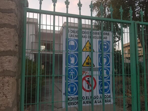 Comienza la demolición del edificio de la antigua Guardería (CAI) Nuestra Sra de Riansares,  de la Junta en Tarancón, en cuyos terrenos se construirá el Centro de Dia de Personas Mayores y estancias diurnas