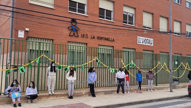 El IES La Hontanilla de Tarancón celebraba esta mañana una iniciativa solidaria bajo el lema «De aquí a La Palma»
