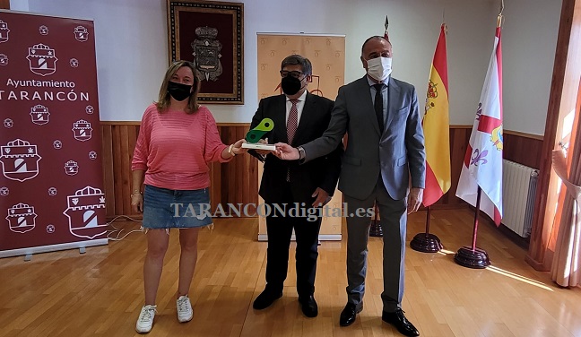 Ecopilas distingue con un reconocimiento al Ayuntamiento de Tarancón por la campaña de recogida que se realizó durante la salida de la 5ª etapa de la Vuelta Ciclista a España