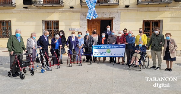 Tarancón, la Residencia de Mayores San Ramón y la Milagrosa, celebran el Día Internacional de los Mayores en el Ayuntamiento.