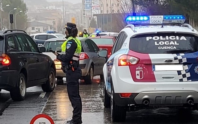 El grupo popular del Ayuntamiento de Cuenca señala que Dolz pide ayuda a la Junta para que les haga el proceso selectivo de las nuevas plazas de Policía Local