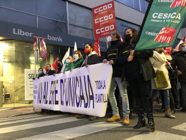 Movilización masiva en Castilla-La Mancha contra el ERE de Unicaja