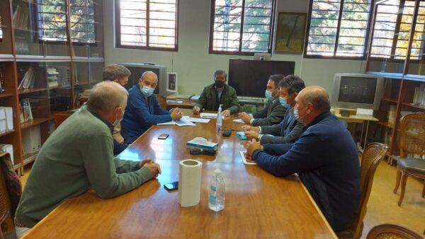 La Junta informa a AEMAC de las ordenes de ayudas para tratamientos selvícolas y compra de maquinaria