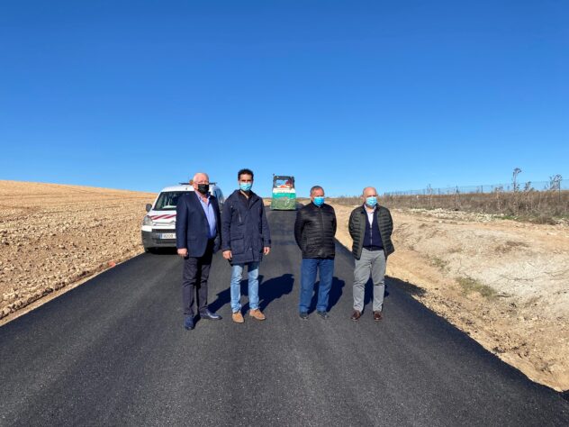 Continúan los trabajos de mejora de la CM-3009 entre Villaescusa de Haro y La Alberca de Záncara con una inversión de 1,7 millones de euros
