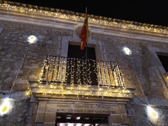 Sisante da la bienvenida a la Navidad con un alumbrado artístico compuesto por 80.000 luces LED
