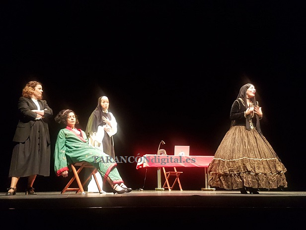 Excelente representación de la obra «Ellas ponen el Título» del Grupo Delfos en el Auditorio Municipal de Tarancón