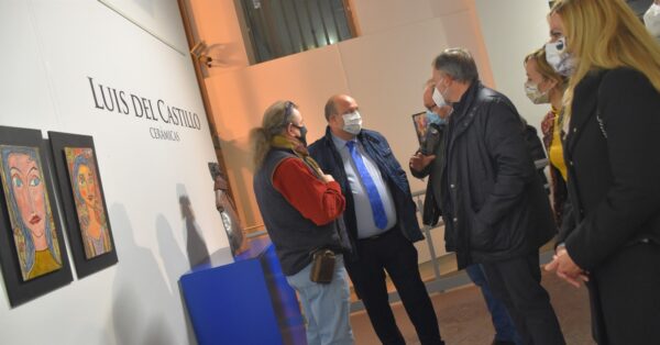 La Sala de Exposiciones del Edificio Iberia acoge la muestra ´Cerámicas´ del ceramista conquense, Luis del Castillo