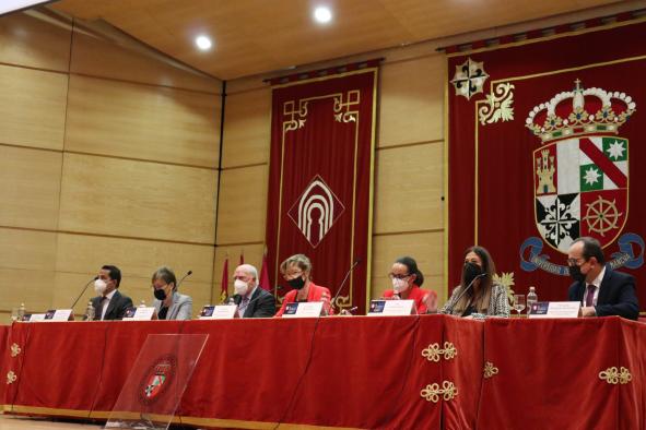 Castilla-La Mancha reconoce el papel clave de la abogacía en la defensa de mujeres y menores víctimas de violencia de género