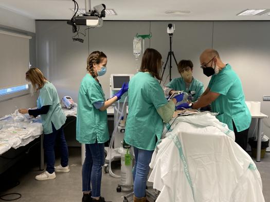 Profesionales de la Gerencia de Atención Integrada de Albacete se forman en el manejo de situaciones críticas