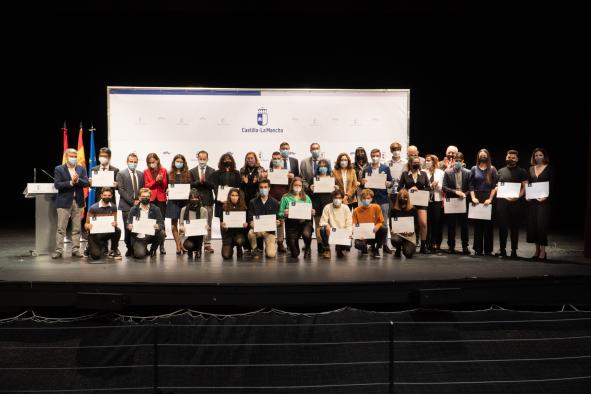 El Gobierno regional reconoce la actitud y el esfuerzo de dos promociones que han sufrido más que ninguna las consecuencias de la pandemia
