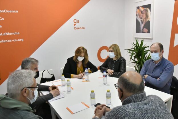 Ciudadanos se moviliza en la provincia y en Europa en defensa del tren de Cuenca