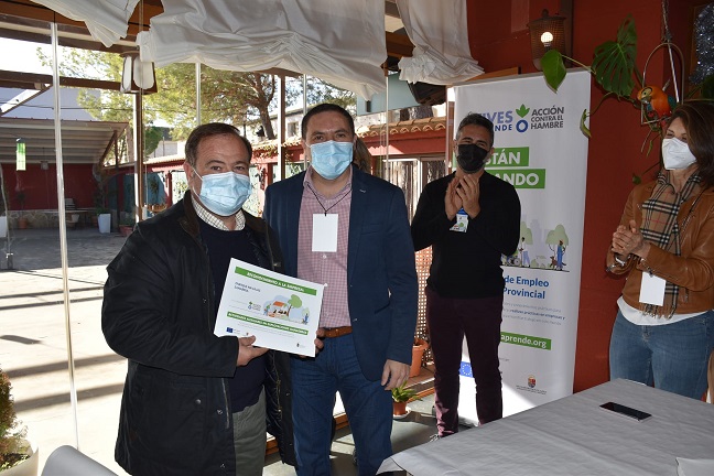 La Diputación de Cuenca y Acción Contra el Hambre forman a quince jóvenes para que puedan trabajar en el sector ganadero