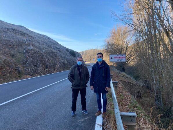 Se acometen obras de mejora en la CM-2100 entre las localidades de Tórtola y Valeria con un presupuesto de 970.000 euros
