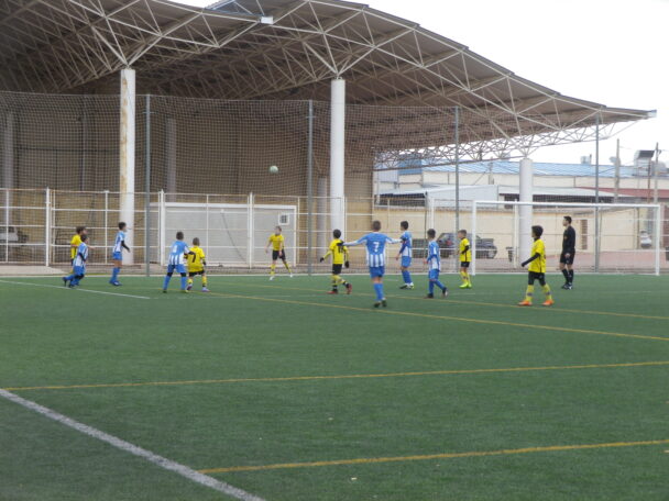 Logrando un solo punto, de nueve posibles (el equipo femenino) la EF Jesús de la Ossa, despide el año en la Liga Interescuelas ante la EF CD Salesiano que lidera las tres categorías en el Grupo III