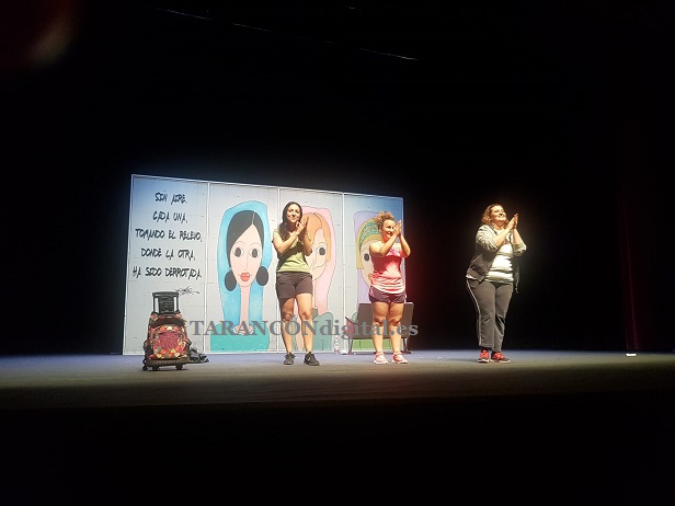 El Auditorio Municipal de Tarancón acogía este sábado el espectáculo teatral «Divorciadas, evangélicas y vegetarianas»