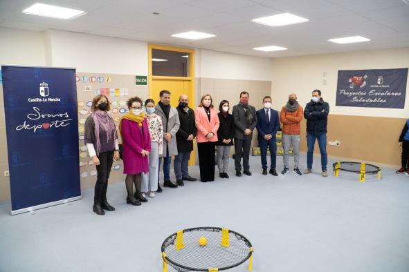 Castilla-La Mancha realizará un libramiento de tres millones de euros a los centros educativos para actualizar el material deportivo