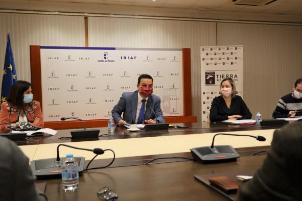 Castilla-La Mancha incrementa el presupuesto de la Fundación Tierra de Viñedos de 2022 para promocionar con más fuerza el sector del vino