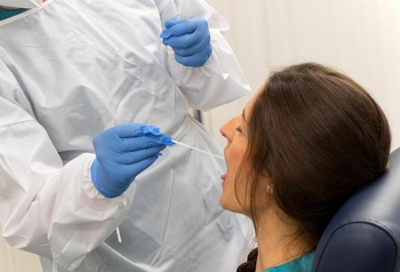 La provincia de Cuenca registra 228 nuevos contagios Covid durante el fin de semana 51 más que el pasado, hay 1 paciente más en la UVI que el viernes y también 1 más en cama convencional