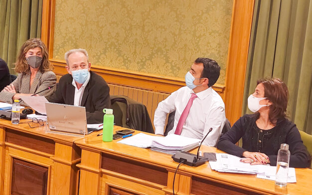 El grupo popular acusa a Dolz de anteponer el argumentario de su partido sobre el tren convencional a los intereses de Cuenca