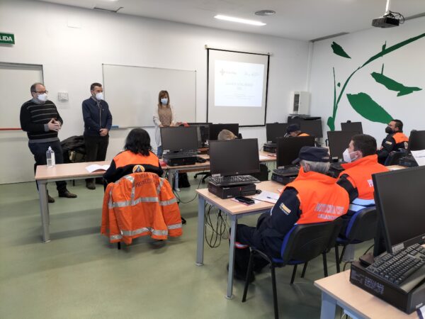 21 voluntarios de protección civil conquenses se han formado en reanimación cardio-pulmonar y uso de desfibriladores