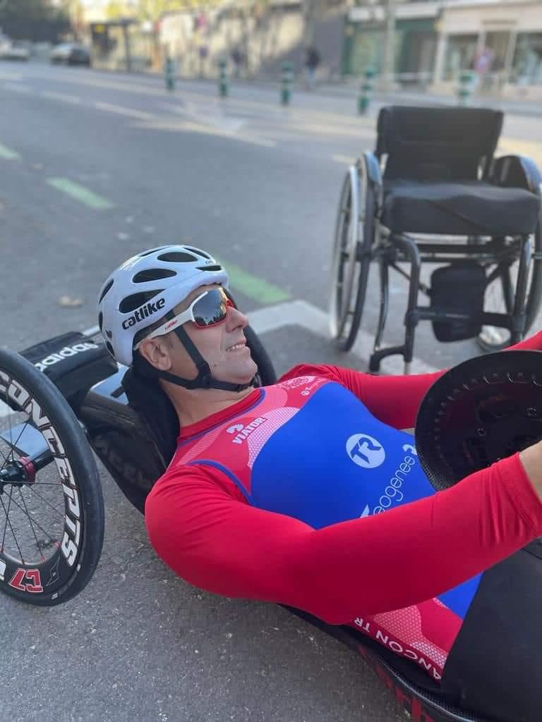 Brillante fin de año de Luis Miguel García Marquina, que cierra 2021 con otro éxito, nueva victoria, sexta consecutiva en la San Silvestre Vallecana en hadbike Mh3