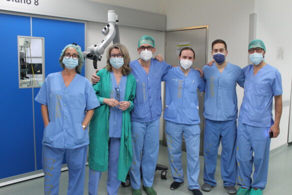 El Hospital de Ciudad Real, uno de los primeros en implantar dispositivos de conectividad ósea en pacientes con pérdida acusada de audición