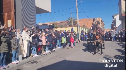 Como es tradicional este domingo se ha dado la bendición a los animales a las puertas de la Parroquia de San Víctor y Santa Corona