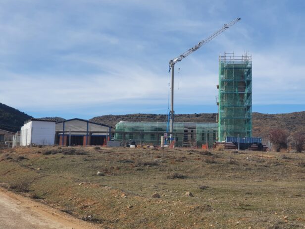 El parque de bomberos de Cañete se encuentra en la Fase 2 de la construcción de la obra y Priego continúa avanzando