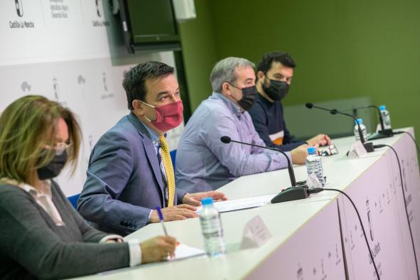 Castilla-La Mancha pide que la condicionalidad social de la PAC se aplique cuanto antes y “desterrar del campo” a los que incumplen con los trabajadores
