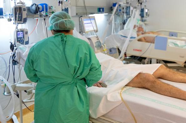 Cuenca registra hoy 2 fallecimientos por Covid y 1.450 nuevos contagios, hay 44 pacientes en cama convencional y 3 en cuidados intensivos