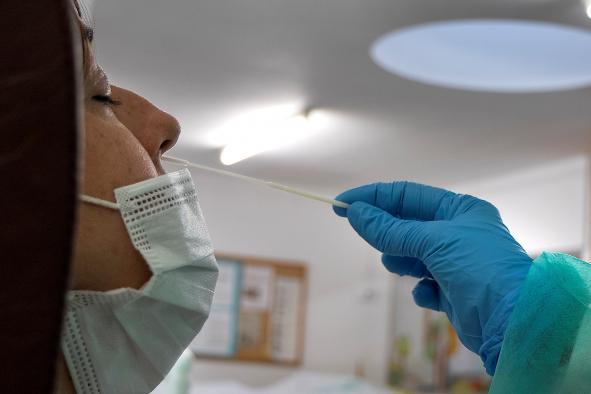 El fin de semana deja 4 fallecidos por Covid y 1.134 nuevos contagios en la provincia de Cuenca, hay 51 pacientes ingresados en cama convencional y se mantienen 3 en cuidados intensivos