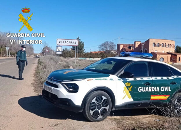 La Guardia Civil detiene a una persona que utilizó su tractor para entrar a robar en una vivienda de Villacañas
