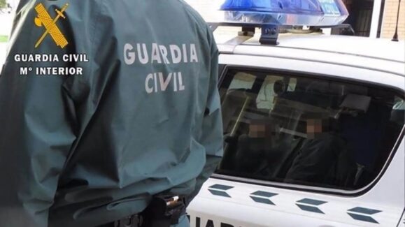 Hallan asesinados a una mujer y sus dos hijos en un presunto crimen machista en el municipio de Las Pedroñeras.