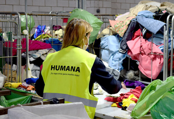 Castilla-La Mancha recupera en 2021 más de 410 toneladas de textil usado con la recogida selectiva de Humana