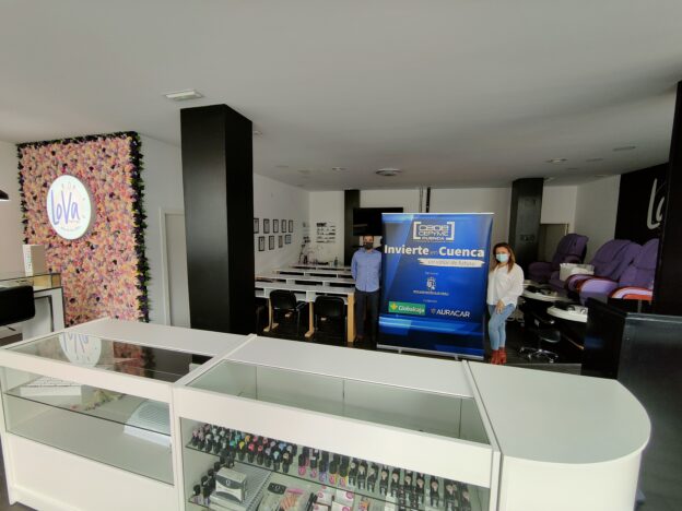 Invierte en Cuenca celebra la apertura de Lova Nails Spa en el Barrio de Villa Román