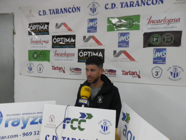 Adrián Algarra, entrenador del CD Tarancon tras la victoria ante el Huracán de Balazote “Estamos haciendo una buena segunda vuelta”