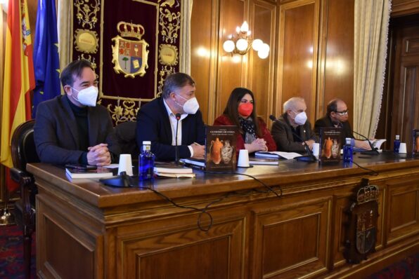 La Diputación edita ‘La Cerámica de Cuenca’ que, entorno a la figura de Pedro Mercedes, repasa la historia de la alfarería