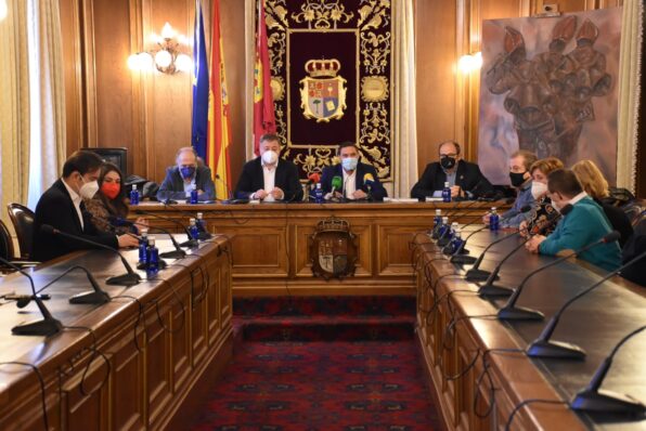 Junta, Diputación y Ayuntamiento de Cuenca junto con la RACAL rinden homenaje al artista Miguel Ángel Moset