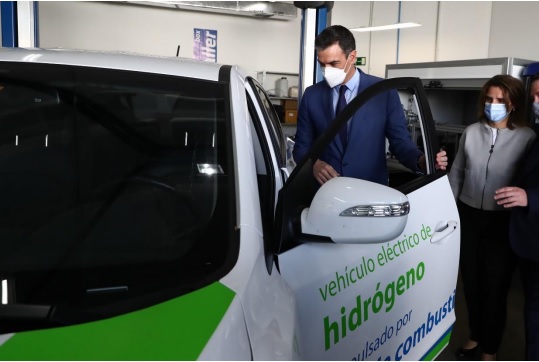 Pedro Sánchez reafirma la apuesta del Gobierno por  el hidrógeno verde: “Estamos siendo protagonistas  de una gran revolución energética e industrial”
