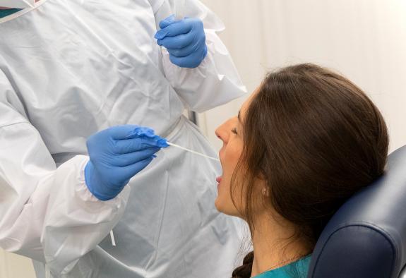 La provincia de Cuenca registra hoy 2 fallecidos por Covid y 117 nuevos contagios, hay 38 pacientes ingresados 34 en cama convencional y 4 en cuidados intensivos