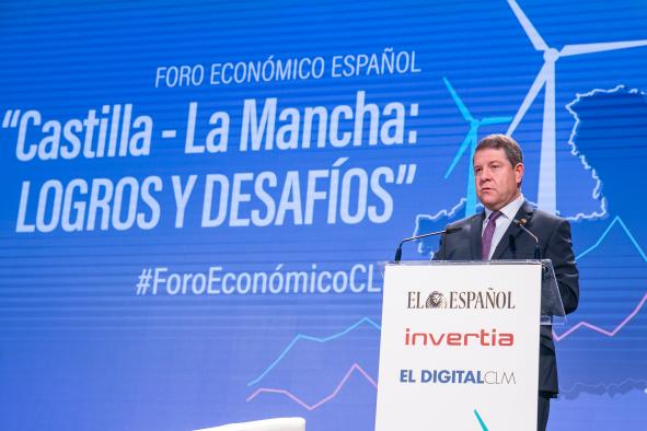 Emiliano García-Page anuncia una inversión de 35 millones de euros para la mejora y ampliación del transporte aéreo sanitario