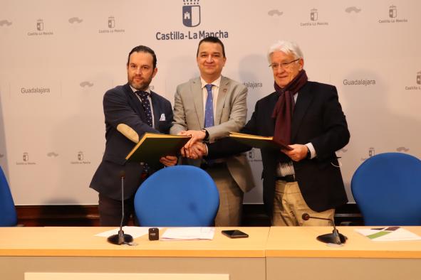 Castilla La Mancha respalda la instalación de un centenar de cajeros en el medio rural para evitar la exclusión financiera de los habitantes de los pueblos