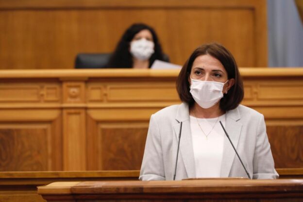 La diputada regional del PSOE por Cuenca, Joaquina Saiz, ha explicado que mientras Sánchez se faja para conseguir una rebaja del precio de la luz en la Unión Europea, el PP instiga para convocar tractoradas en la provincia