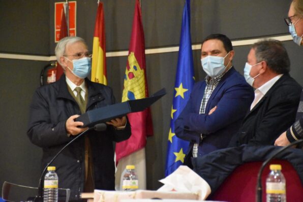 Martínez Chana defiende la importancia de que se produzca un relevo generacional en la ganadería para fijar población